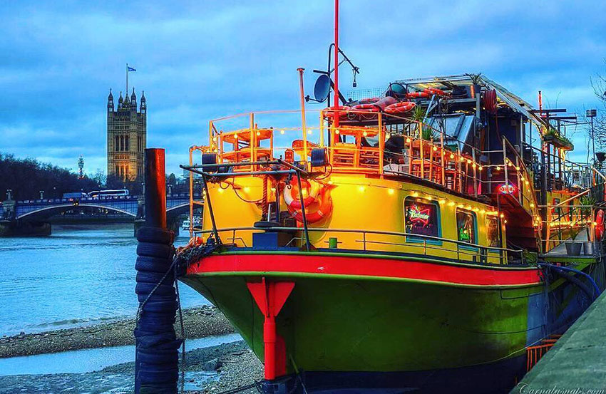 Tamesis Dock - Boat dinner in London